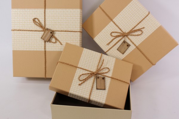 Подарочная упаковка из картона: стильное и оригинальное оформление подарков
